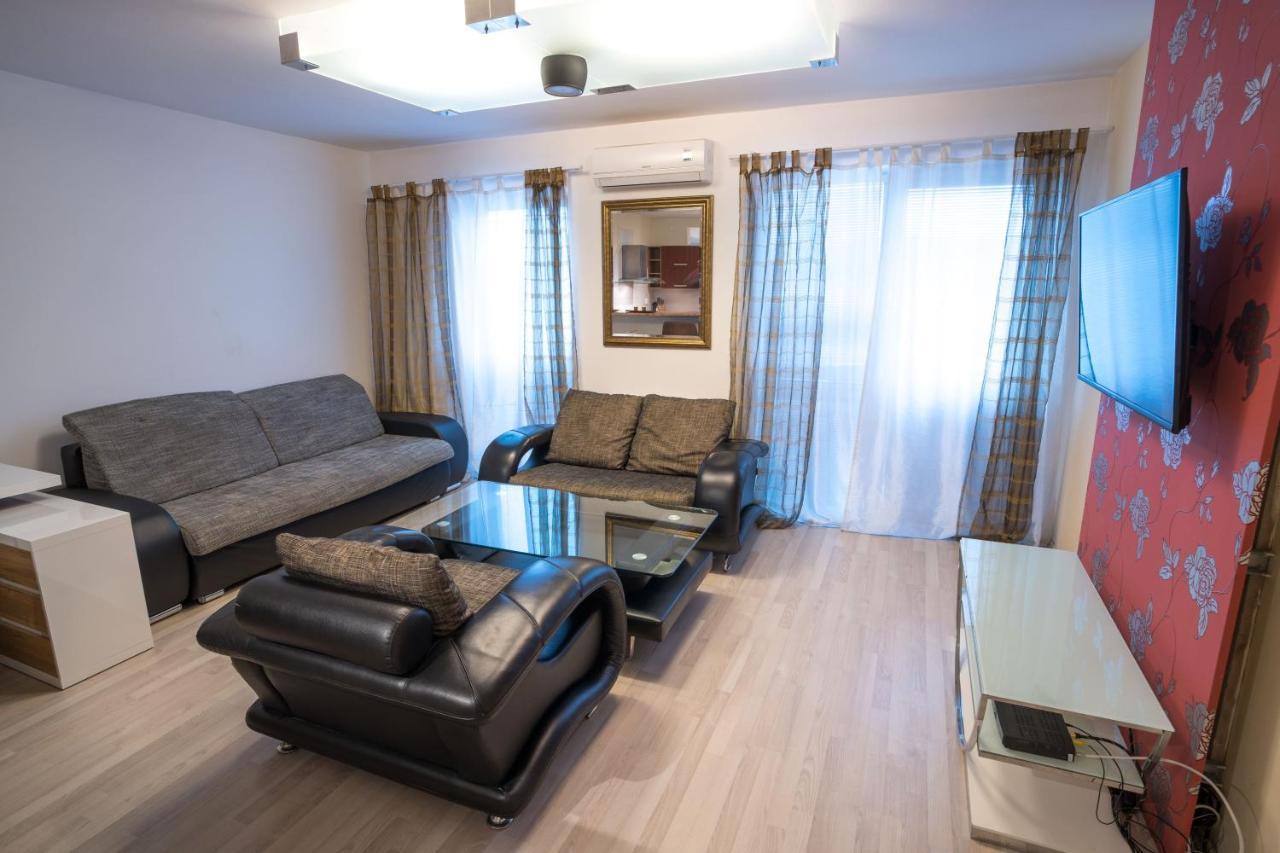 Apartment Vodni With Parking Брно Экстерьер фото