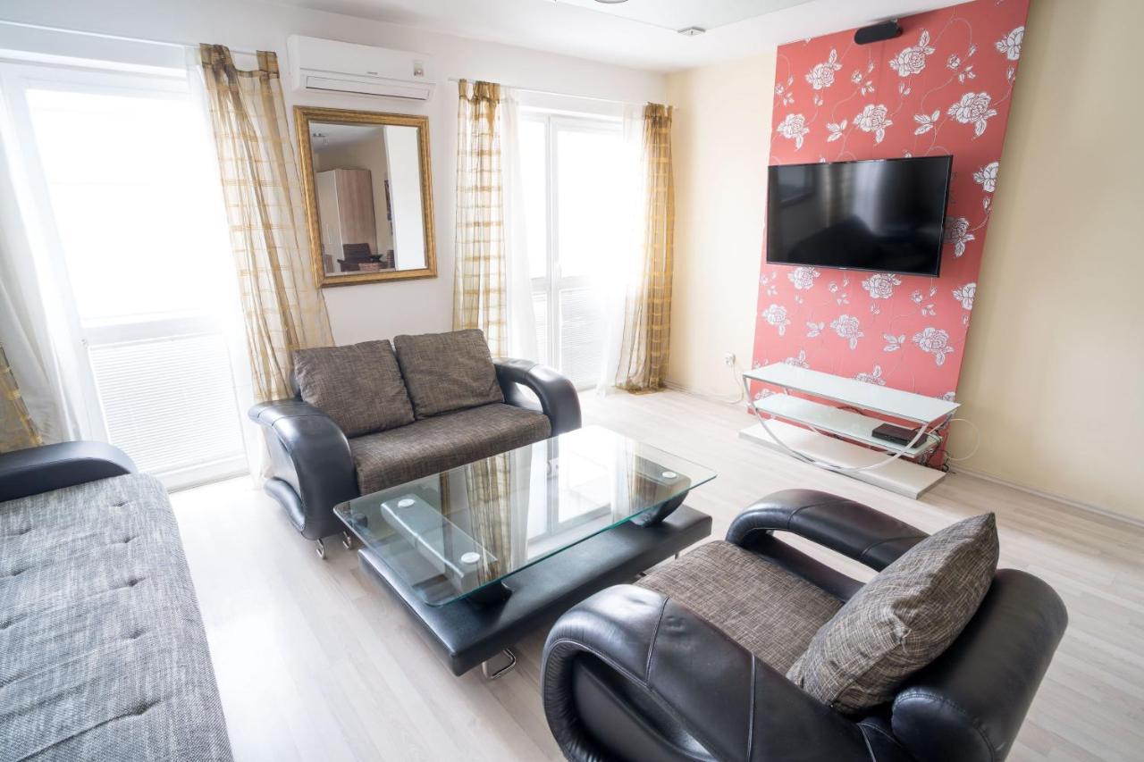 Apartment Vodni With Parking Брно Экстерьер фото